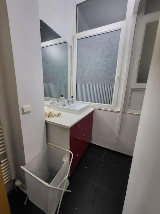 Appartement Style Haussmannien 1 Bedroom Brussels Exterior photo